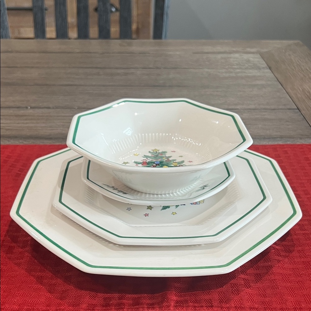 Christmastime 4 Place Setting by NIKKO Japan - Picture 12 of 15